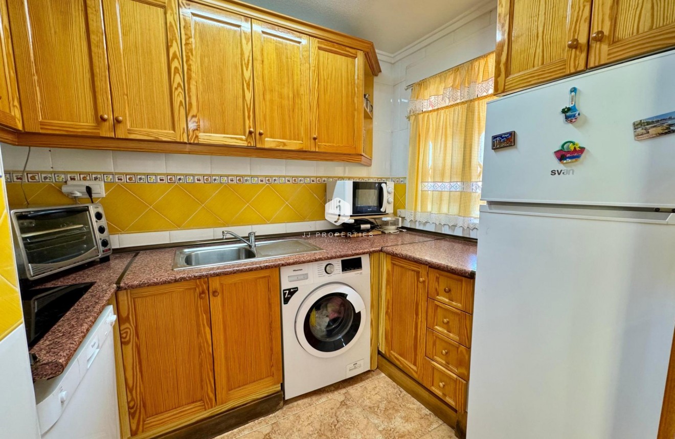 Z drugiej ręki - Daszek -
Torrevieja - Costa Blanca