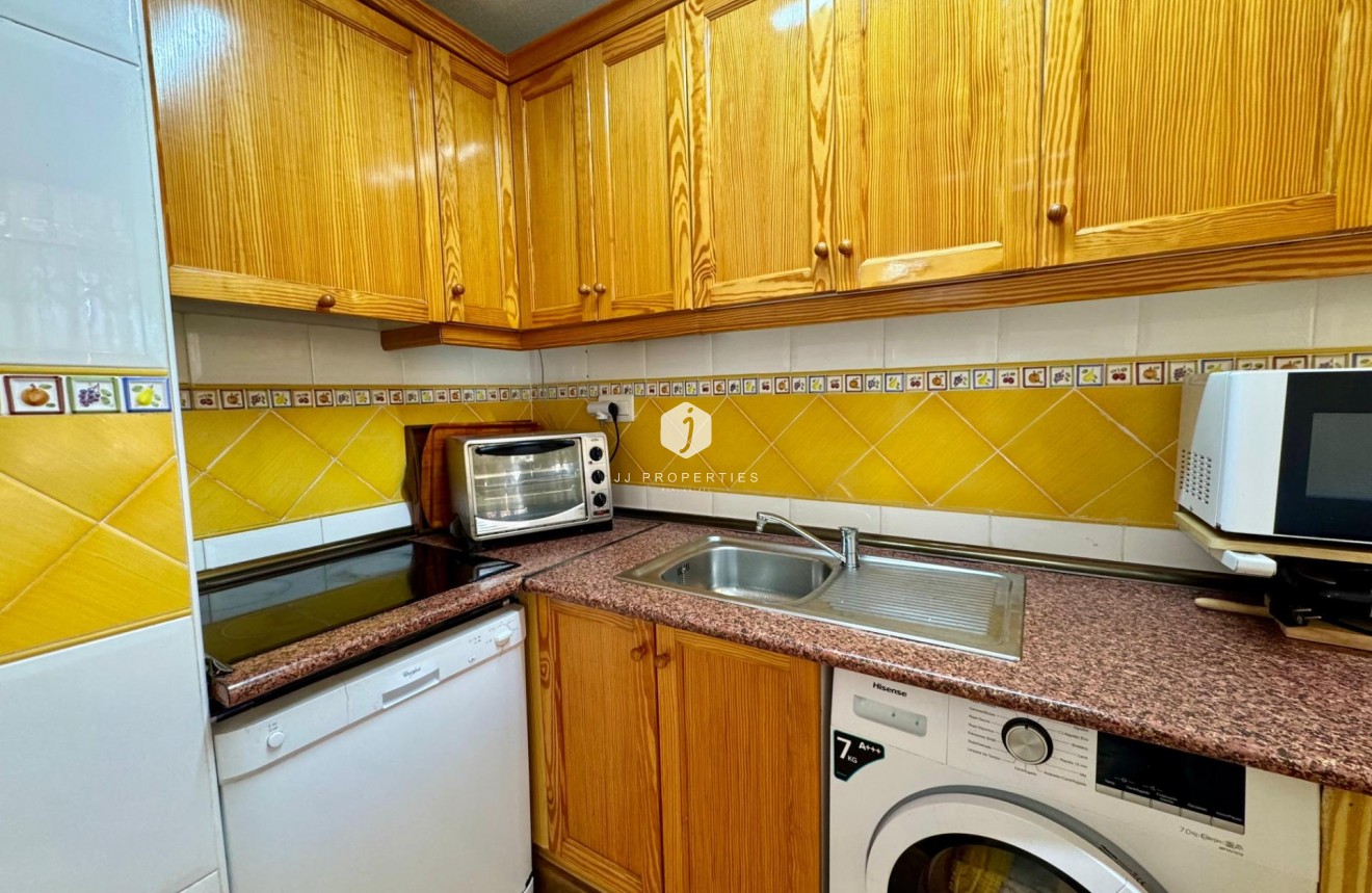 Z drugiej ręki - Daszek -
Torrevieja - Costa Blanca