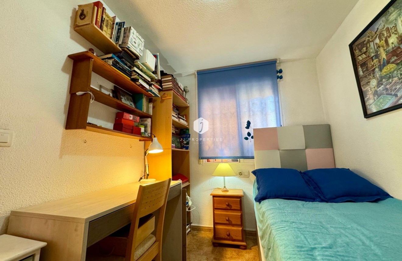 Z drugiej ręki - Daszek -
Torrevieja - Costa Blanca