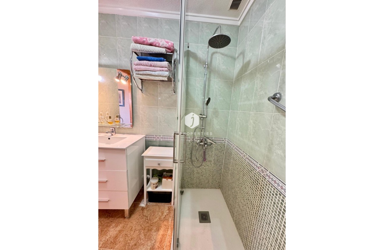 Z drugiej ręki - Daszek -
Torrevieja - Costa Blanca