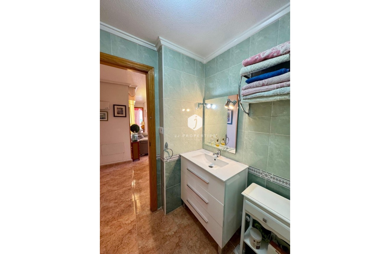 Z drugiej ręki - Daszek -
Torrevieja - Costa Blanca