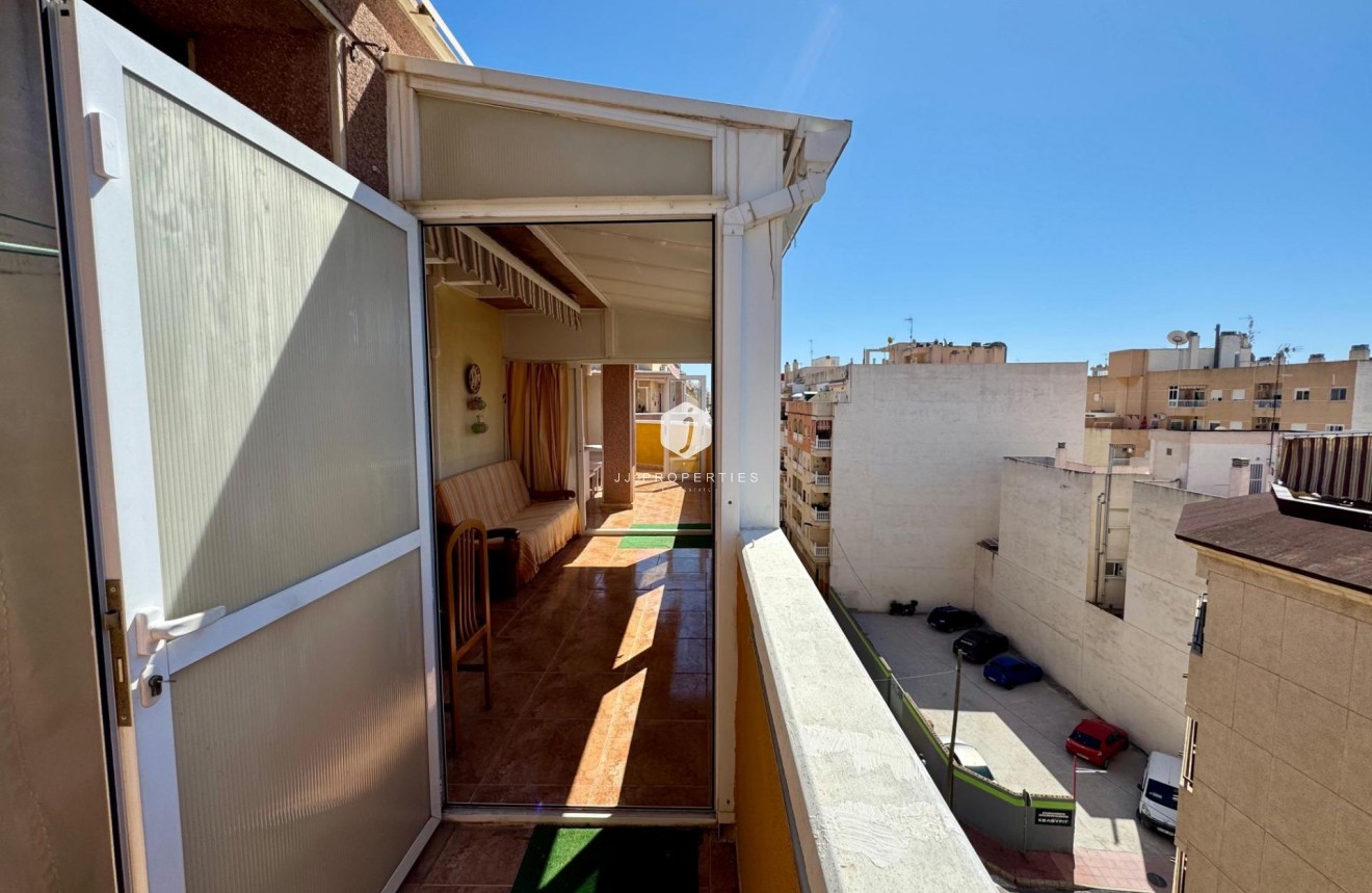 Z drugiej ręki - Daszek -
Torrevieja - Costa Blanca