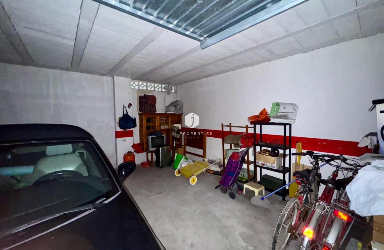 Z drugiej ręki - Daszek -
Torrevieja - Costa Blanca