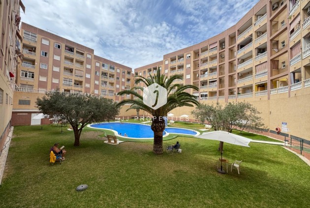 Z drugiej ręki - Daszek -
Torrevieja - Costa Blanca