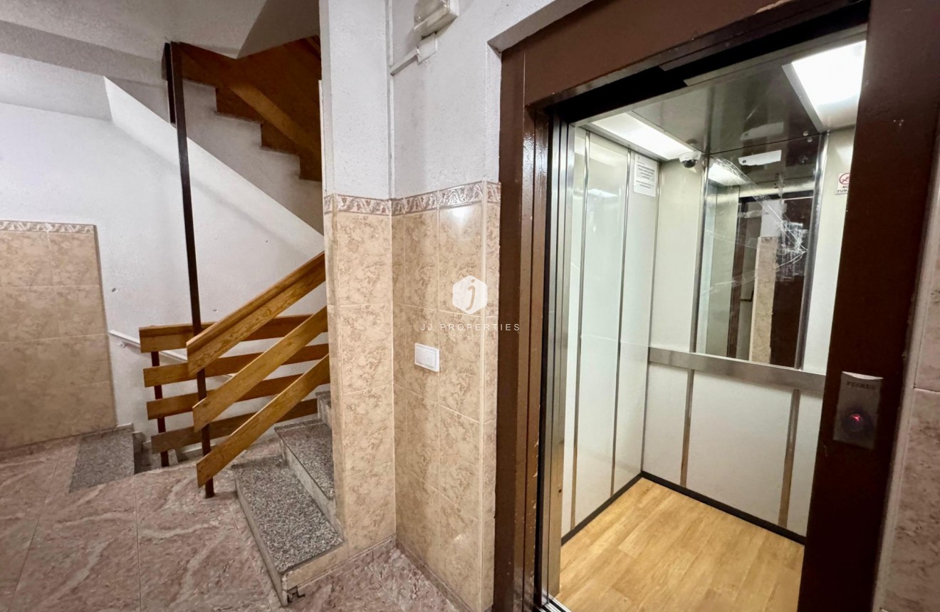 D'occasion - Attique -
Torrevieja - Costa Blanca