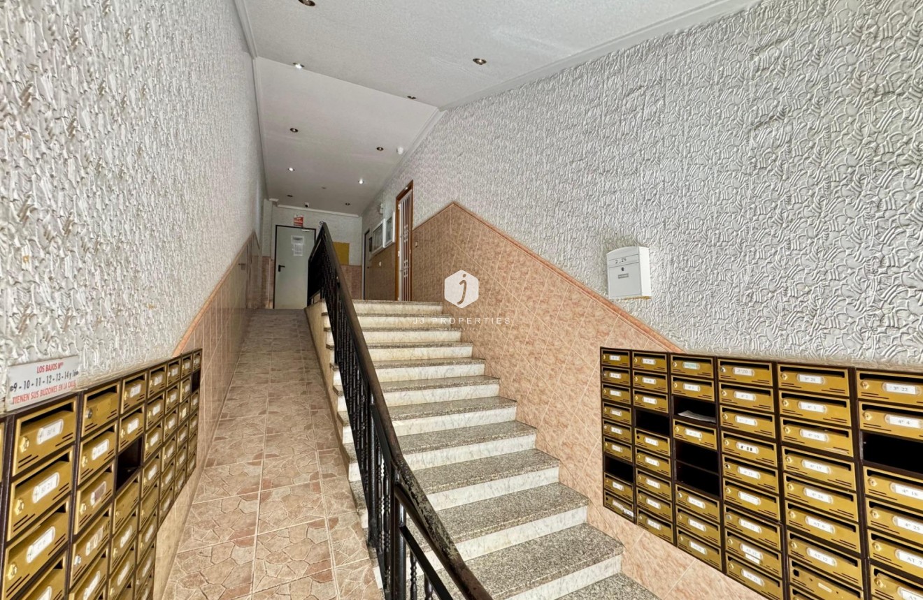 D'occasion - Attique -
Torrevieja - Costa Blanca