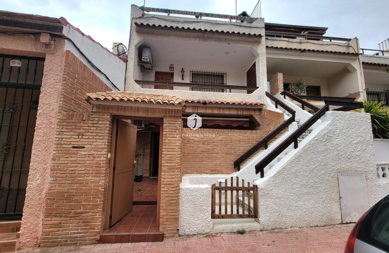 Tweedehands - Bungalow -
Torrevieja - Playa de los Locos