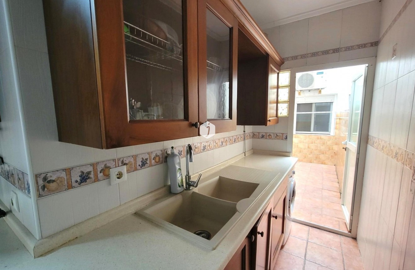 Tweedehands - Bungalow -
Torrevieja - Playa de los Locos