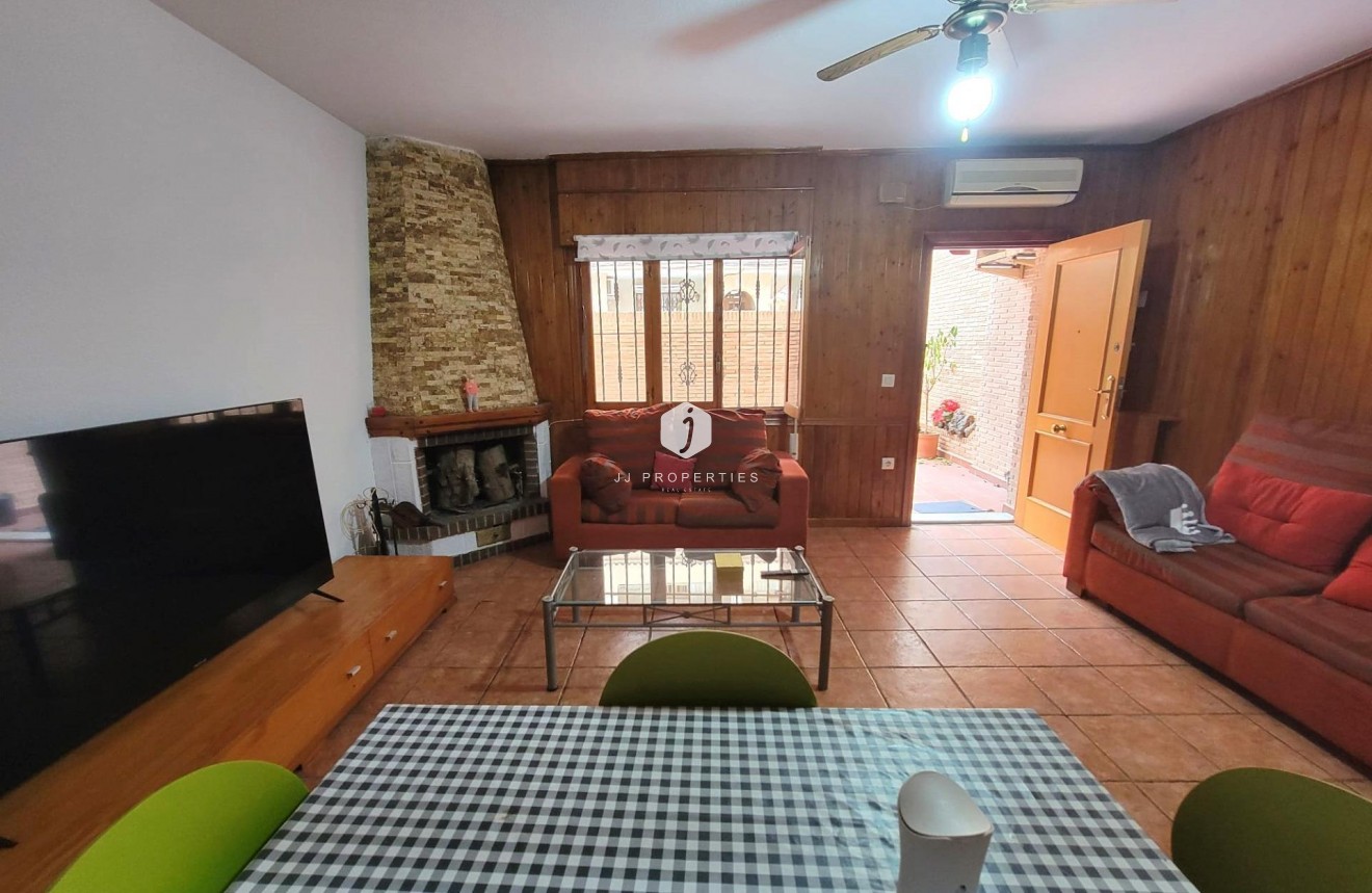 Tweedehands - Bungalow -
Torrevieja - Playa de los Locos