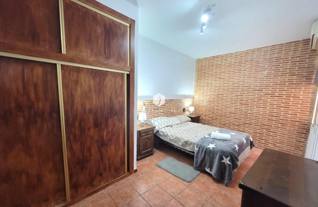 Tweedehands - Bungalow -
Torrevieja - Playa de los Locos