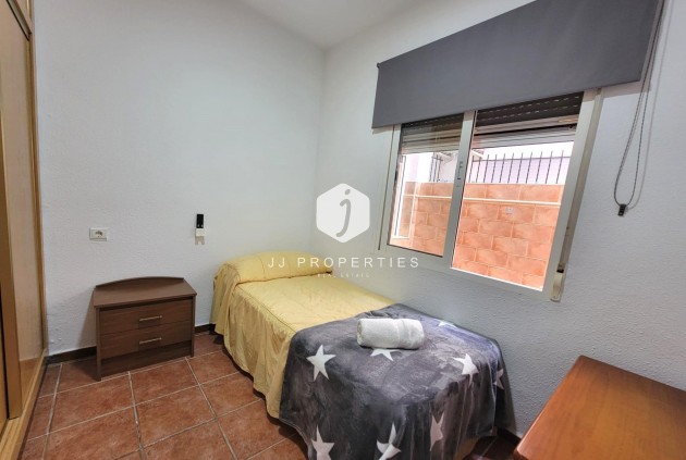 Tweedehands - Bungalow -
Torrevieja - Playa de los Locos