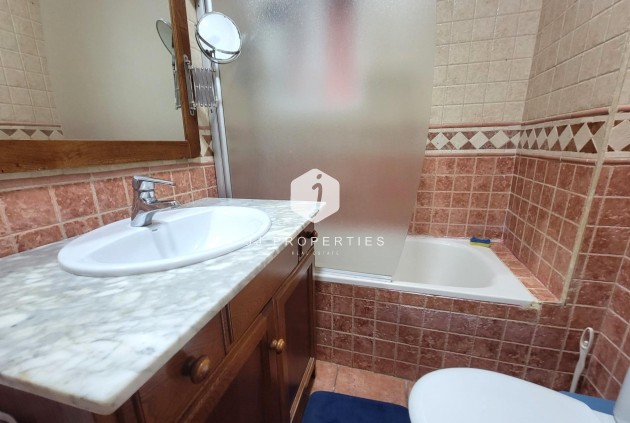 Tweedehands - Bungalow -
Torrevieja - Playa de los Locos