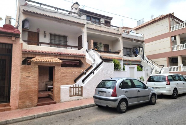 Tweedehands - Bungalow -
Torrevieja - Playa de los Locos