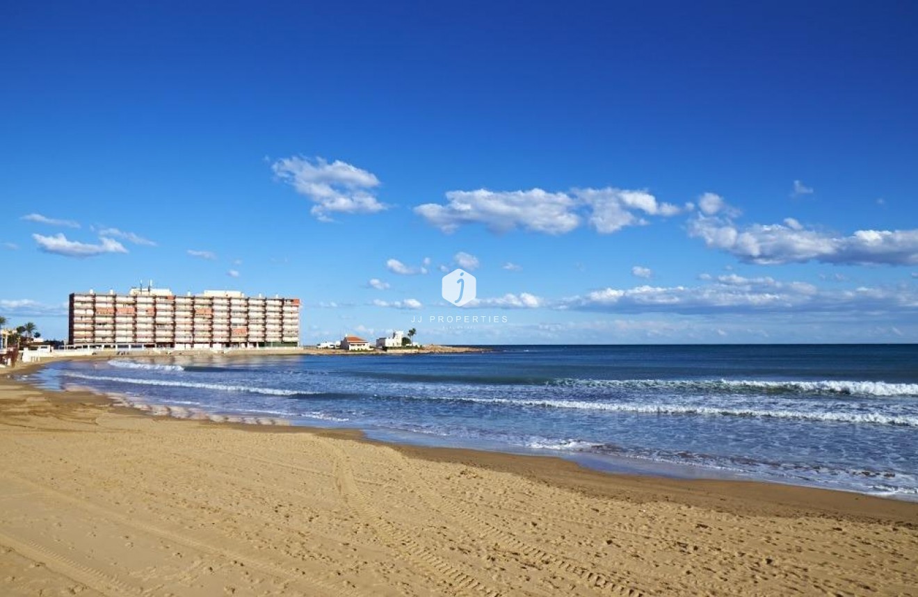 Tweedehands - Bungalow -
Torrevieja - Playa de los Locos