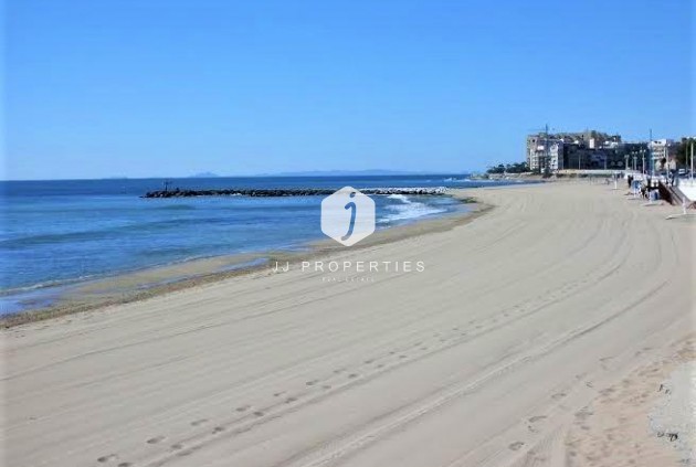 Tweedehands - Bungalow -
Torrevieja - Playa de los Locos