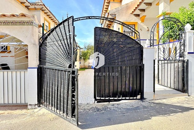 Tweedehands - Chalet -
Orihuela Costa - Costa Blanca