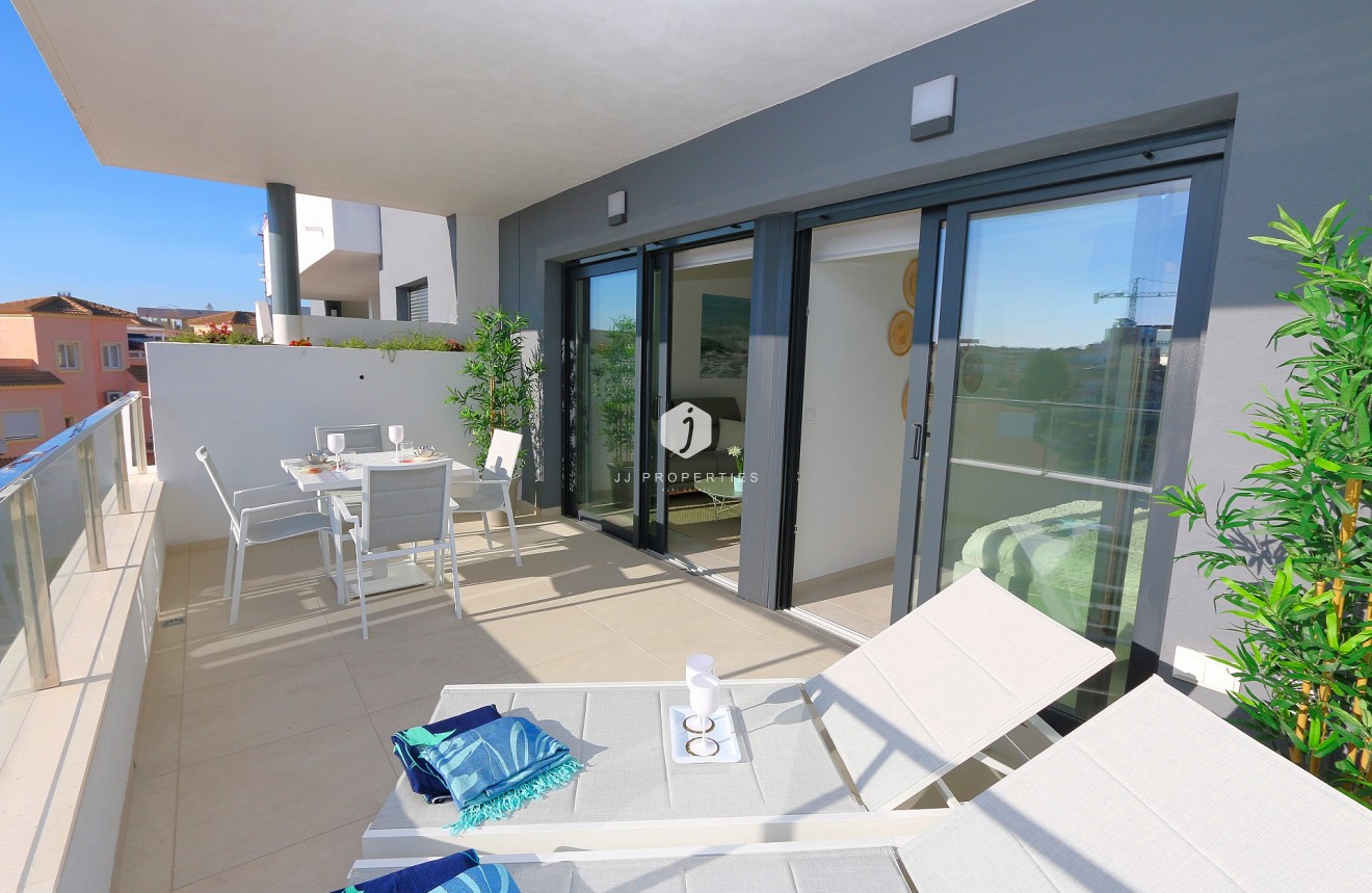 Segunda mano - Apartamento / piso -
Playa Flamenca - Costa Blanca