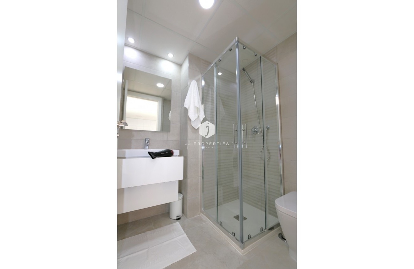 Segunda mano - Apartamento / piso -
Playa Flamenca - Costa Blanca