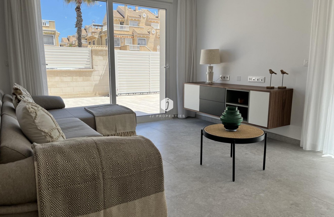 D'occasion - Appartement -
Torrevieja - aguas nuevas