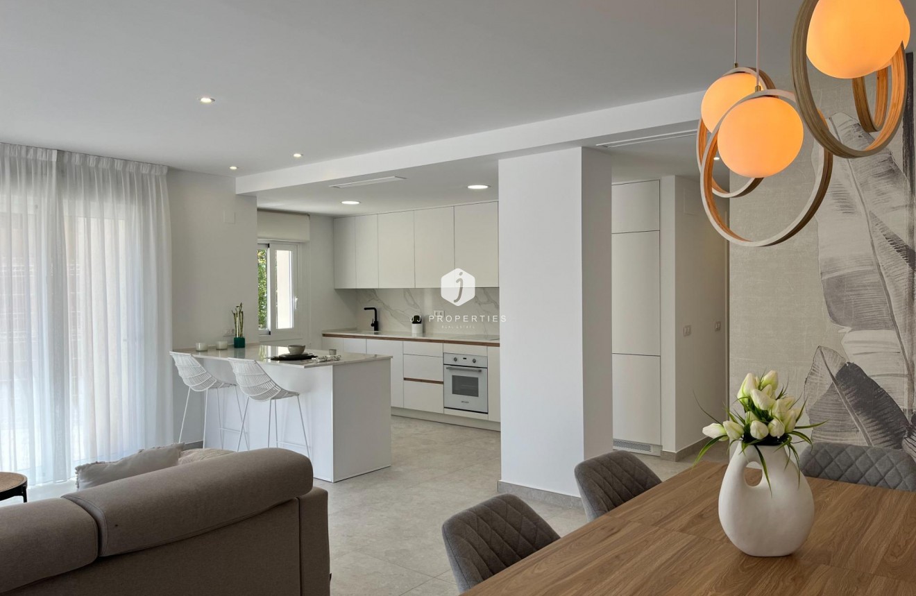 D'occasion - Appartement -
Torrevieja - aguas nuevas