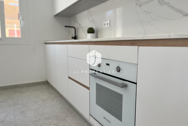 D'occasion - Appartement -
Torrevieja - aguas nuevas