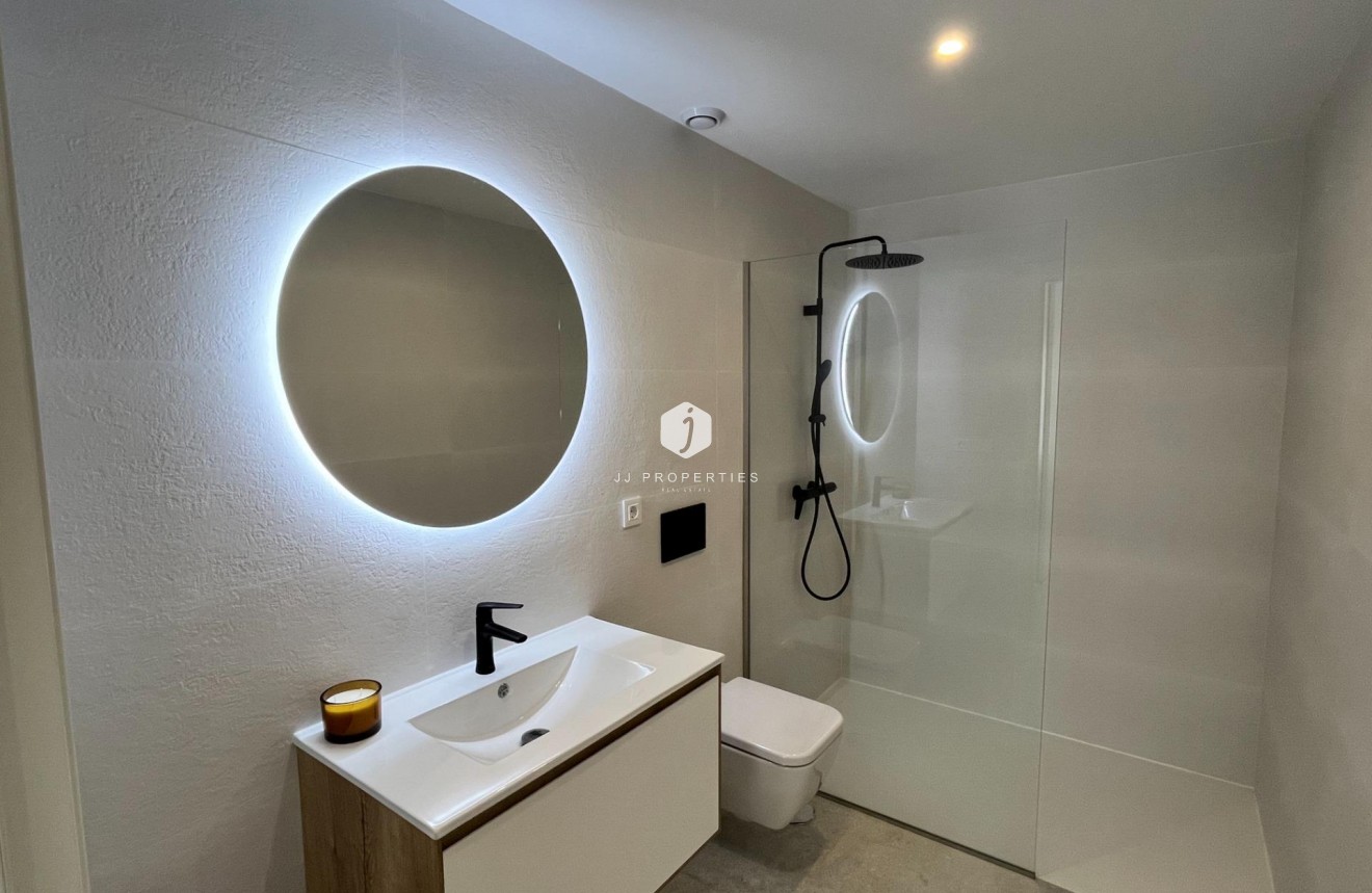 D'occasion - Appartement -
Torrevieja - aguas nuevas