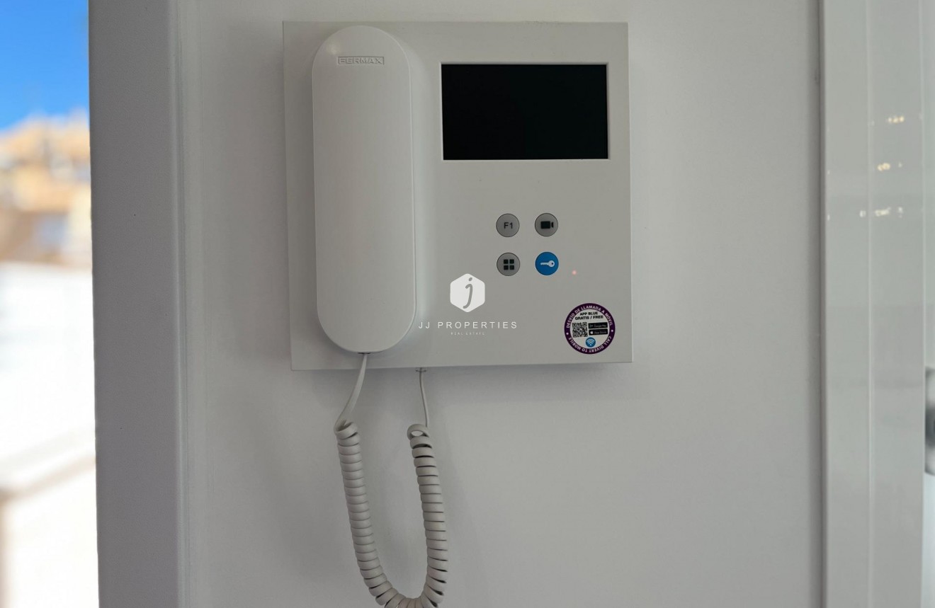 D'occasion - Appartement -
Torrevieja - aguas nuevas