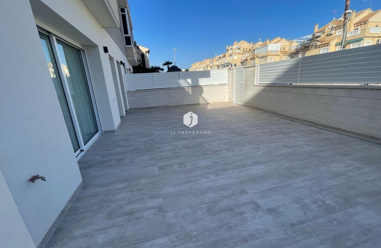 D'occasion - Appartement -
Torrevieja - aguas nuevas