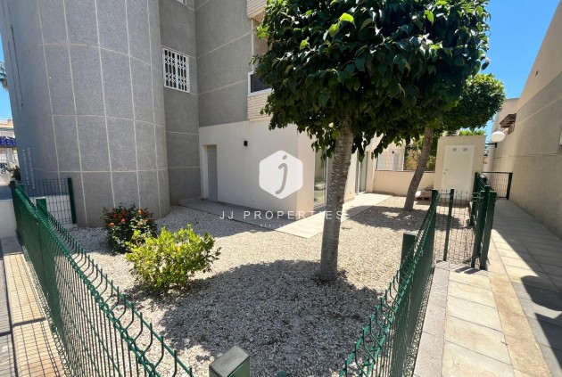 D'occasion - Appartement -
Torrevieja - aguas nuevas