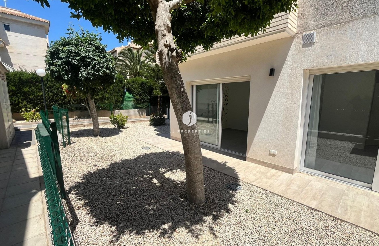 D'occasion - Appartement -
Torrevieja - aguas nuevas