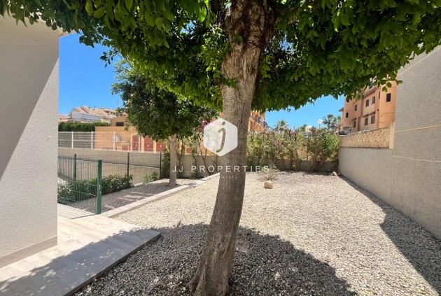 D'occasion - Appartement -
Torrevieja - aguas nuevas