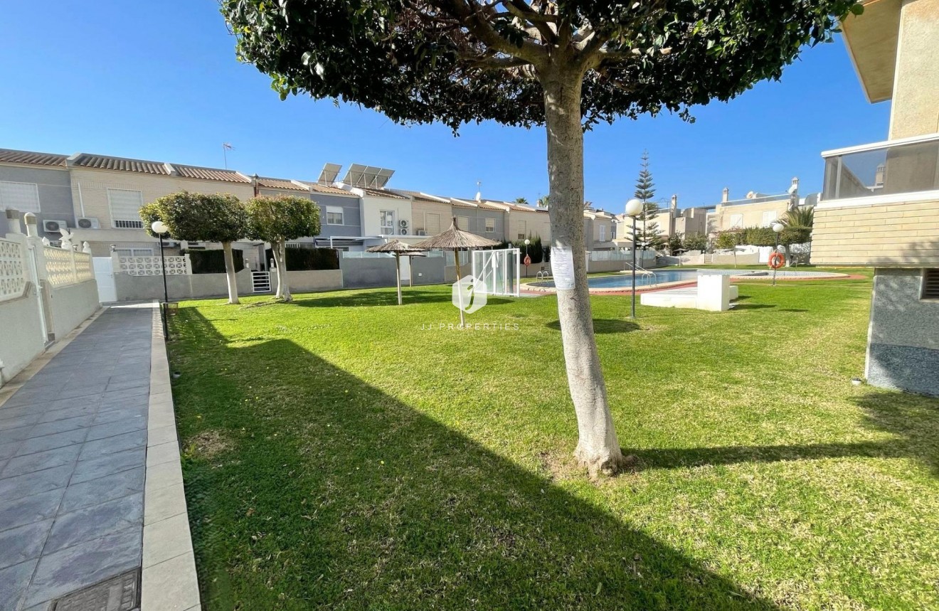 D'occasion - Appartement -
Torrevieja - aguas nuevas