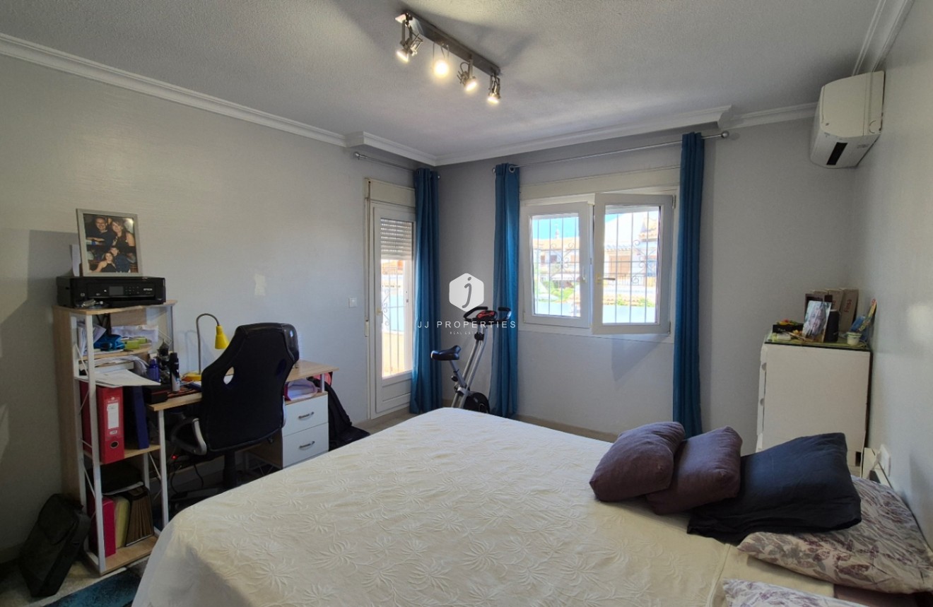 Tweedehands - Chalet -
Torrevieja - Costa Blanca