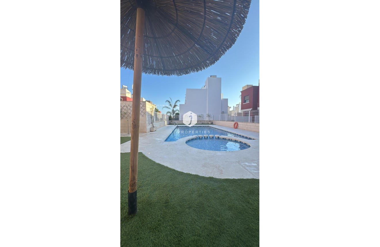 Segunda mano - Chalet -
Torrevieja - Costa Blanca