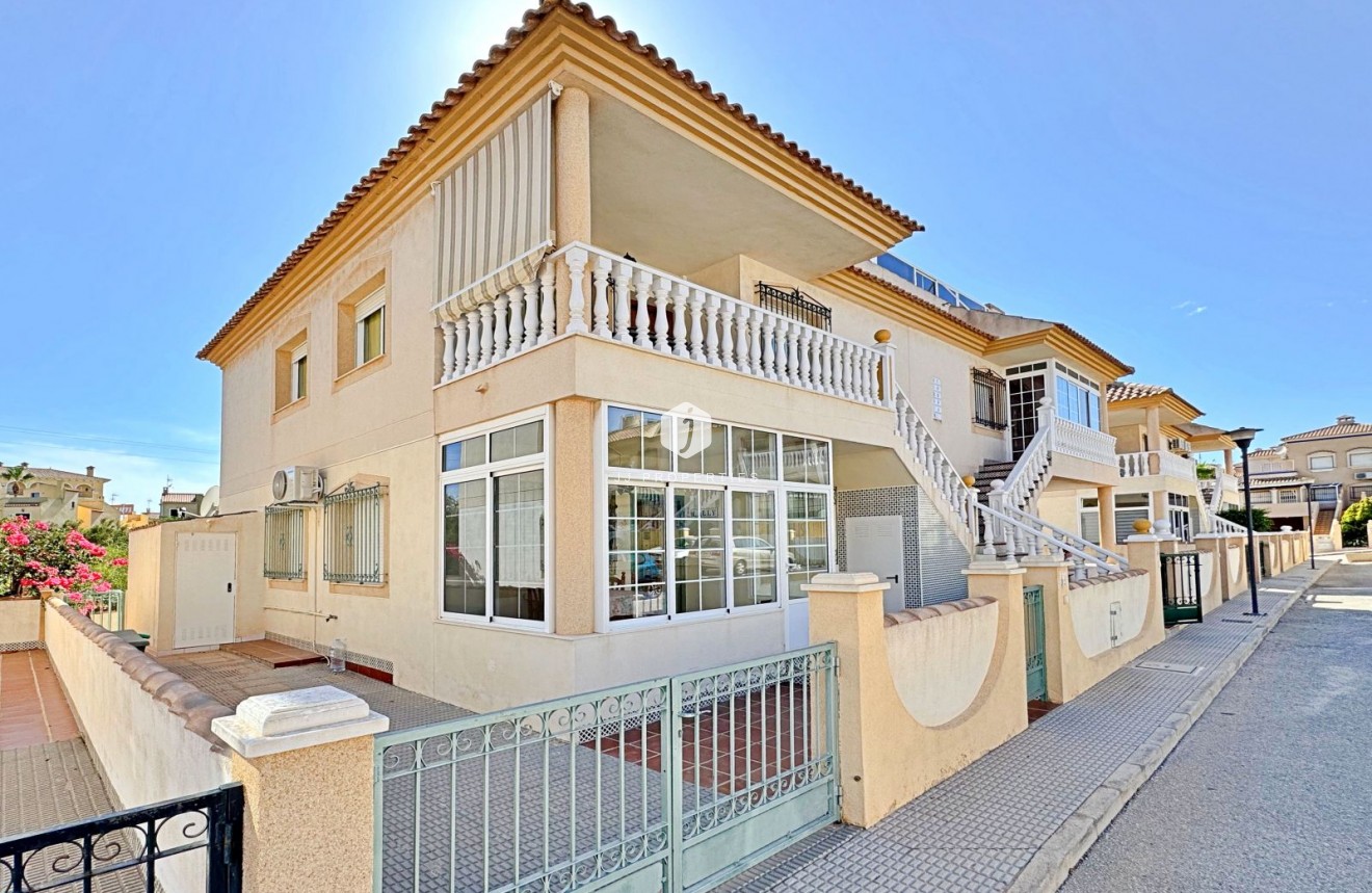 Segunda mano - Apartamento / piso -
Orihuela Costa - Costa Blanca