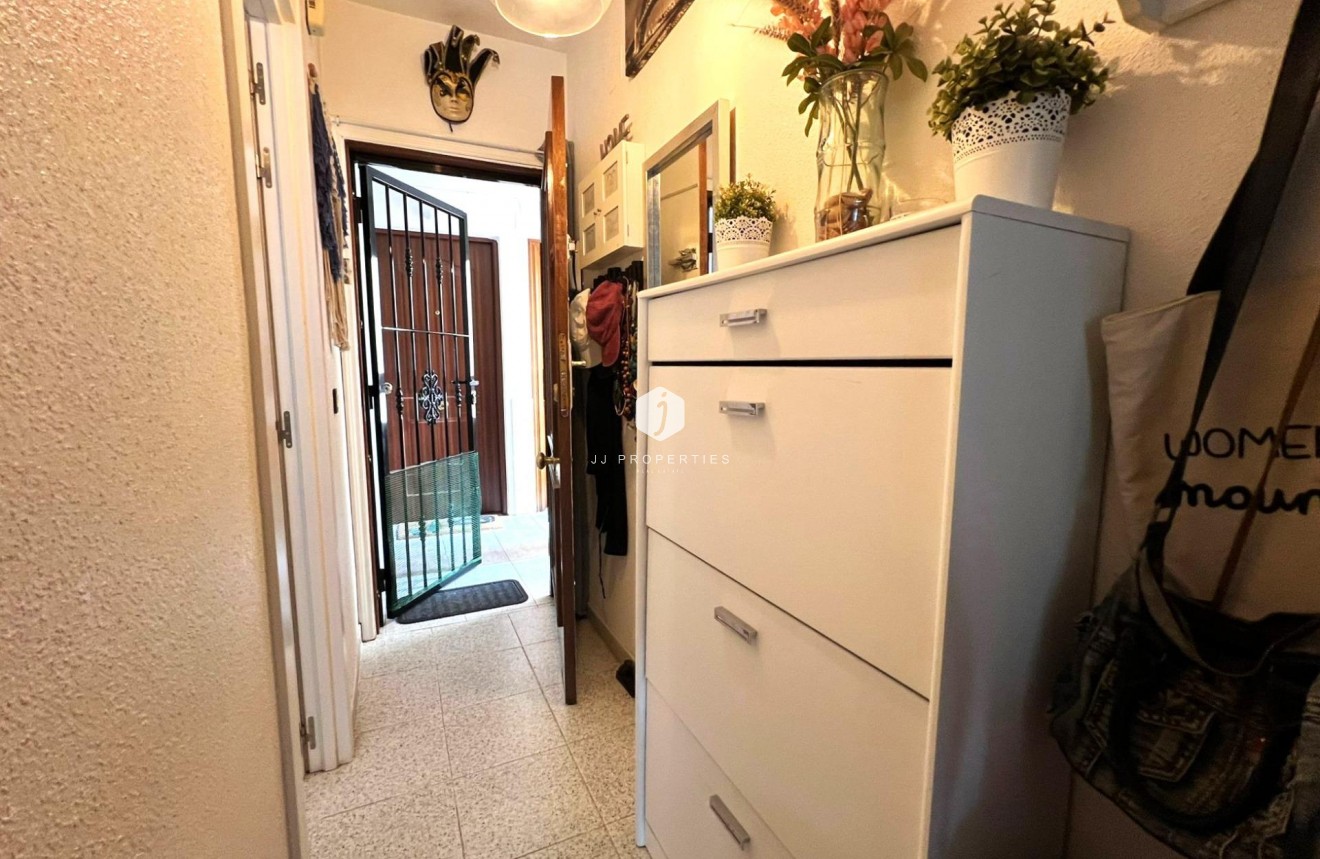 Segunda mano - Apartamento / piso -
Torrevieja - El molino