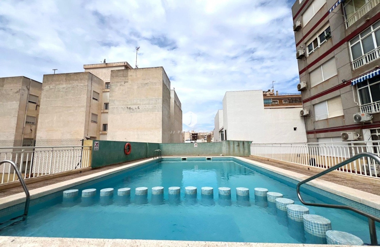 Segunda mano - Apartamento / piso -
Torrevieja - El molino