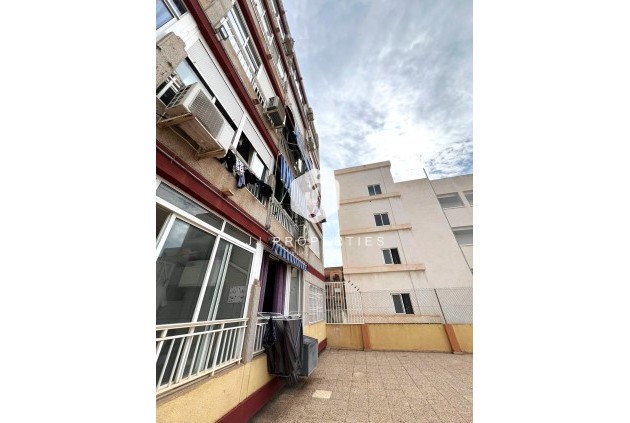 Segunda mano - Apartamento / piso -
Torrevieja - El molino