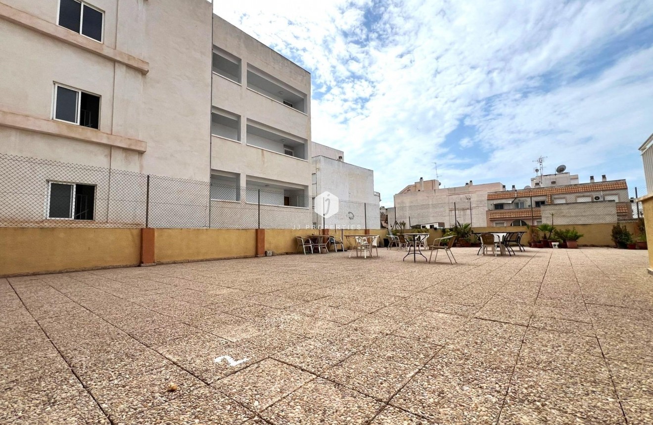 Segunda mano - Apartamento / piso -
Torrevieja - El molino