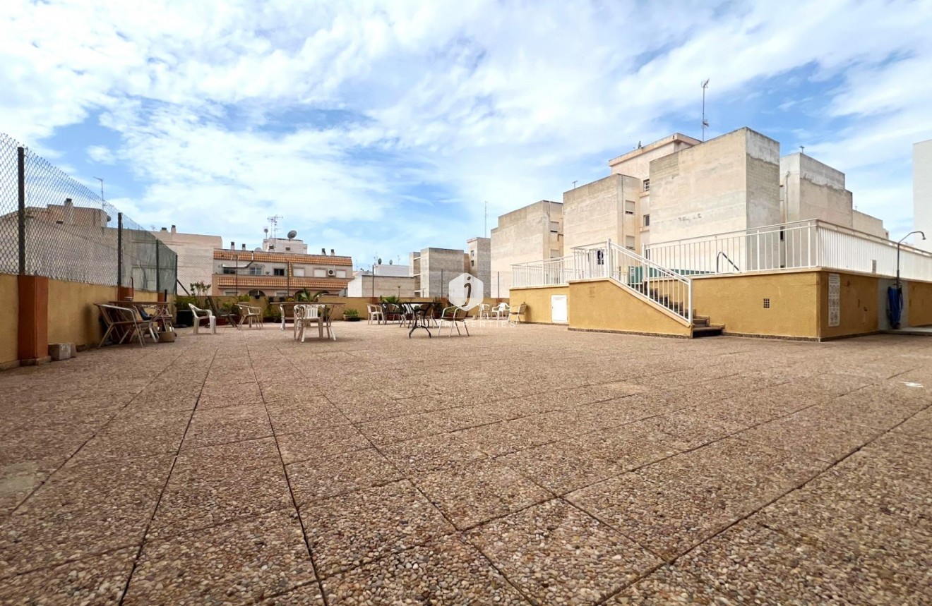 Segunda mano - Apartamento / piso -
Torrevieja - El molino