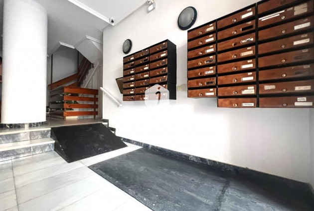 Segunda mano - Apartamento / piso -
Torrevieja - El molino