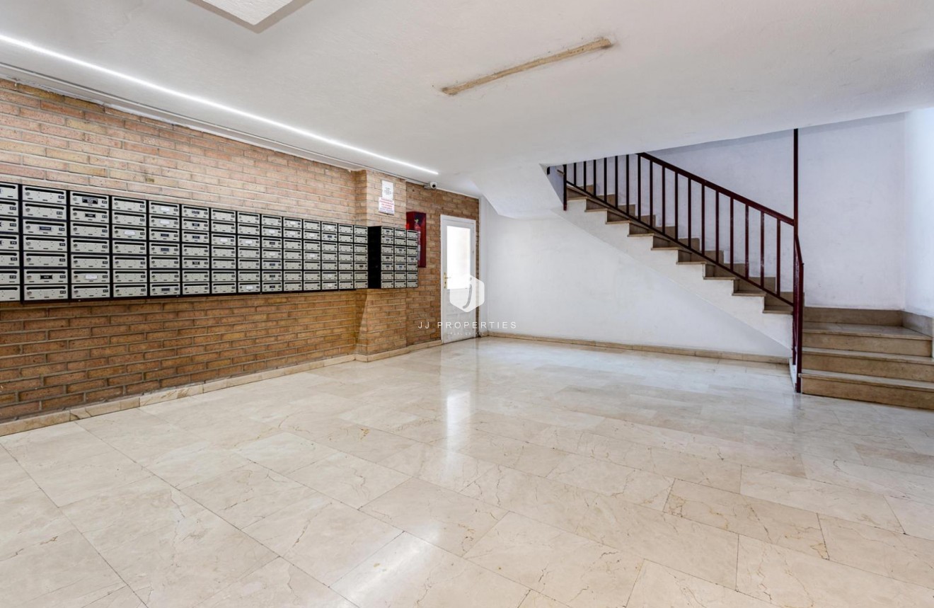 Segunda mano - Apartamento / piso -
Torrevieja - Playa de los Locos