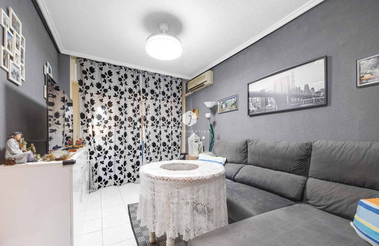 Segunda mano - Apartamento / piso -
Torrevieja - Playa de los Locos