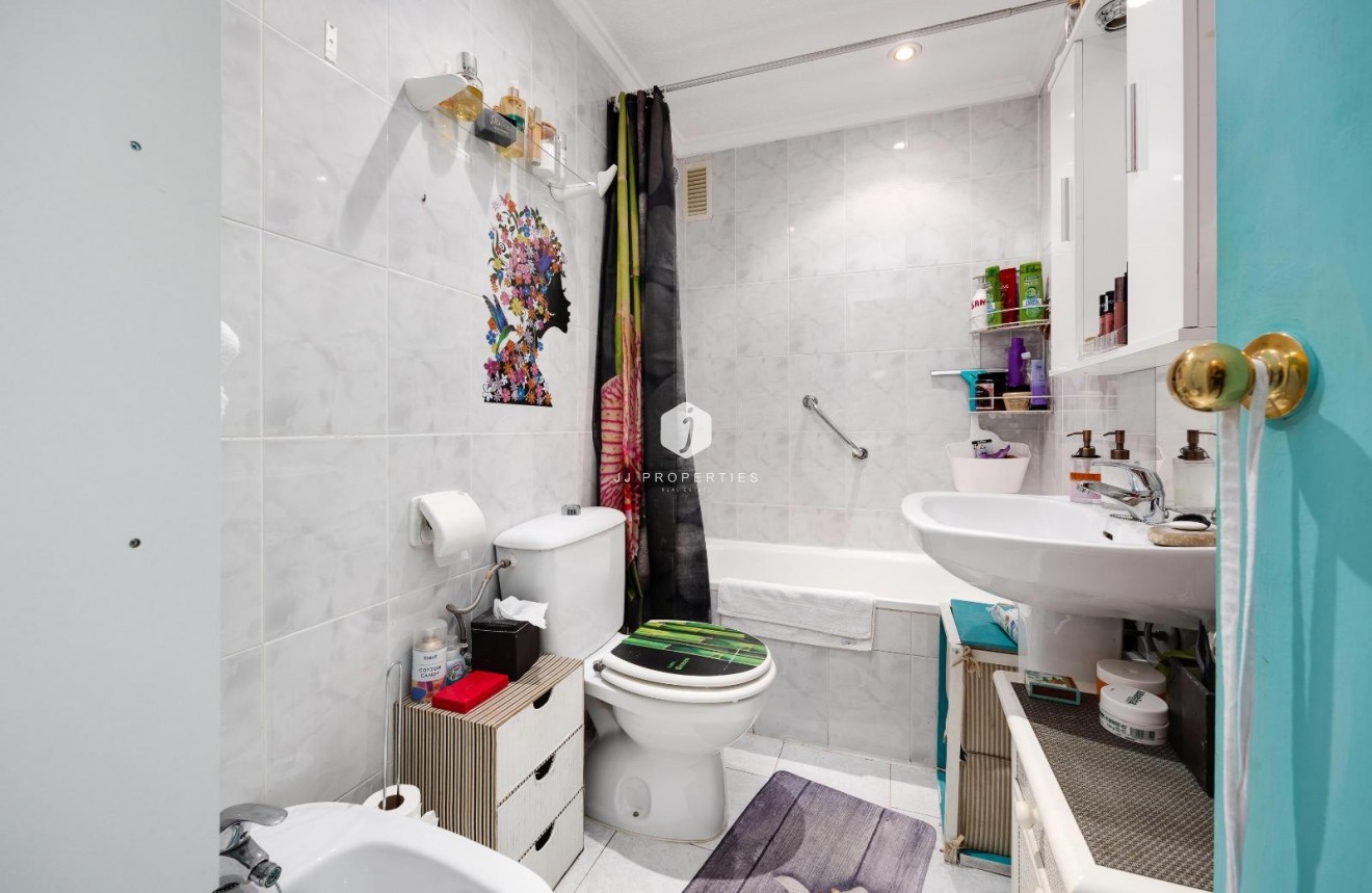 Segunda mano - Apartamento / piso -
Torrevieja - Playa de los Locos