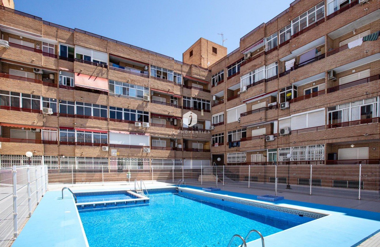 Segunda mano - Apartamento / piso -
Torrevieja - Playa de los Locos