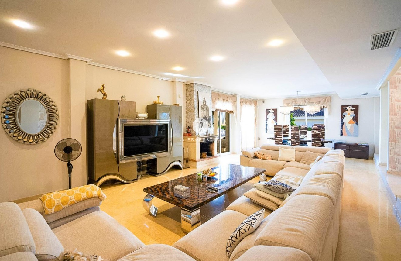 Segunda mano - Villa -
Torrevieja - Torre la mata