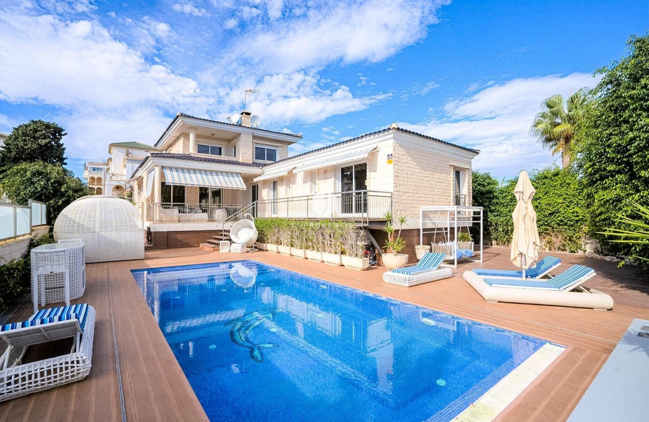 Segunda mano - Villa -
Torrevieja - Torre la mata