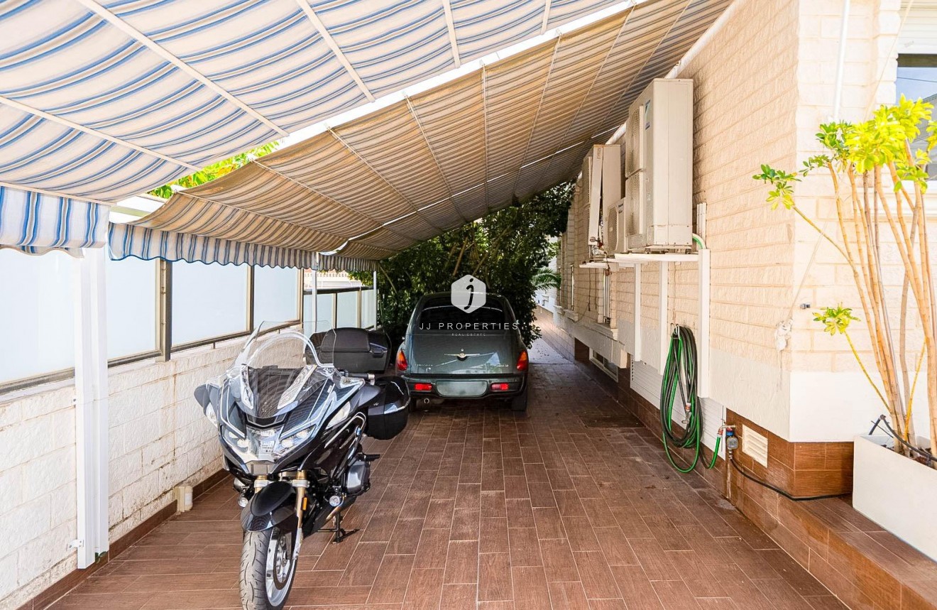 Segunda mano - Villa -
Torrevieja - Torre la mata