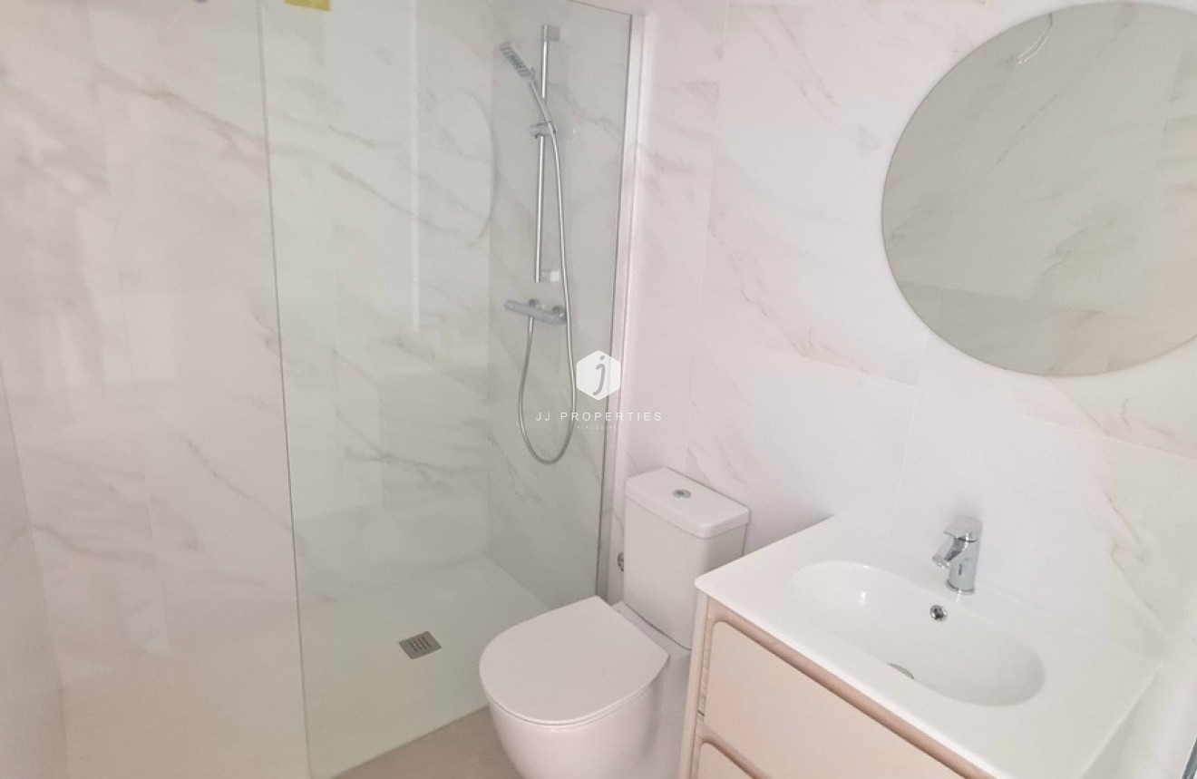 Segunda mano - Apartamento / piso -
Playa Flamenca - Costa Blanca