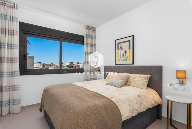 Tweedehands - Villa -
Orihuela Costa - Campoamor